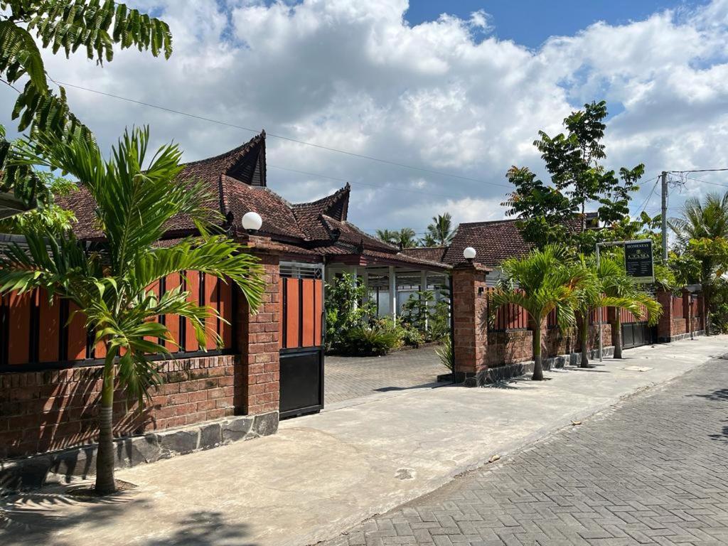 Capital O 92615 Villa Utama D'Alas Purwo Ringinpintu المظهر الخارجي الصورة