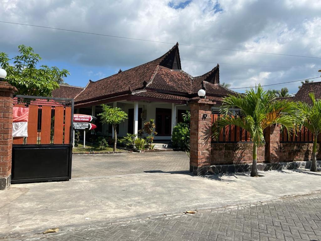 Capital O 92615 Villa Utama D'Alas Purwo Ringinpintu المظهر الخارجي الصورة